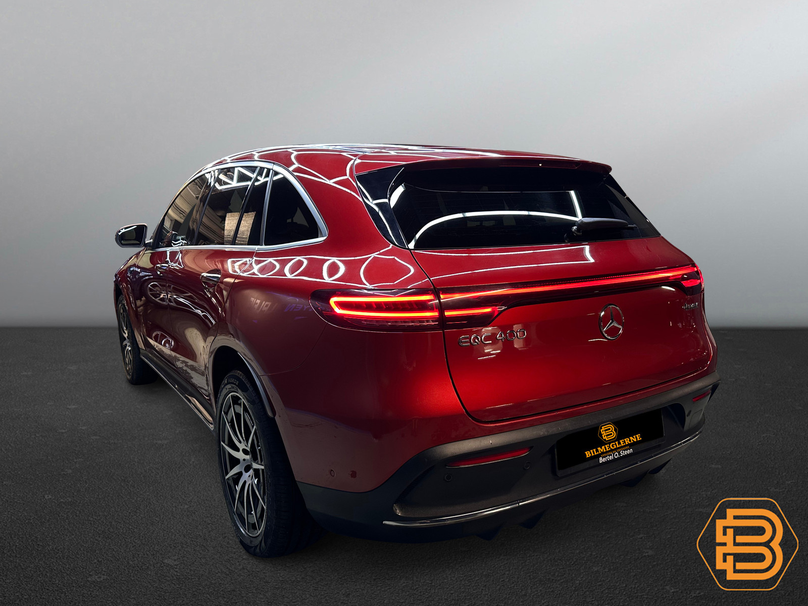 Mercedes-Benz EQC  image2