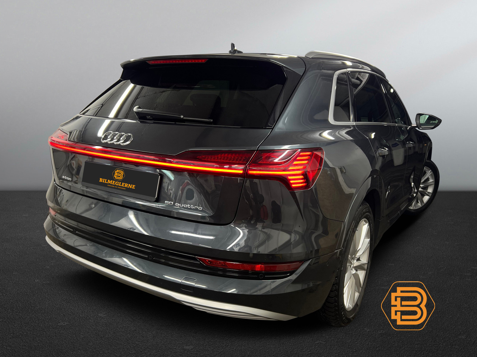 Audi E-tron  image2