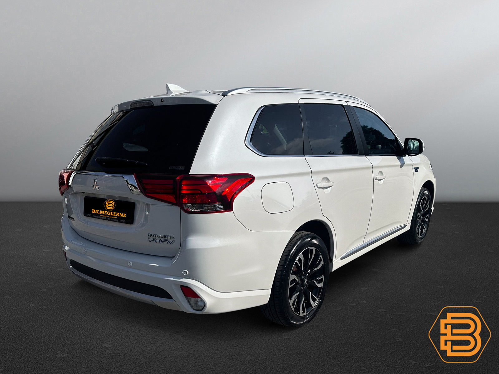 Mitsubishi Outlander  image2