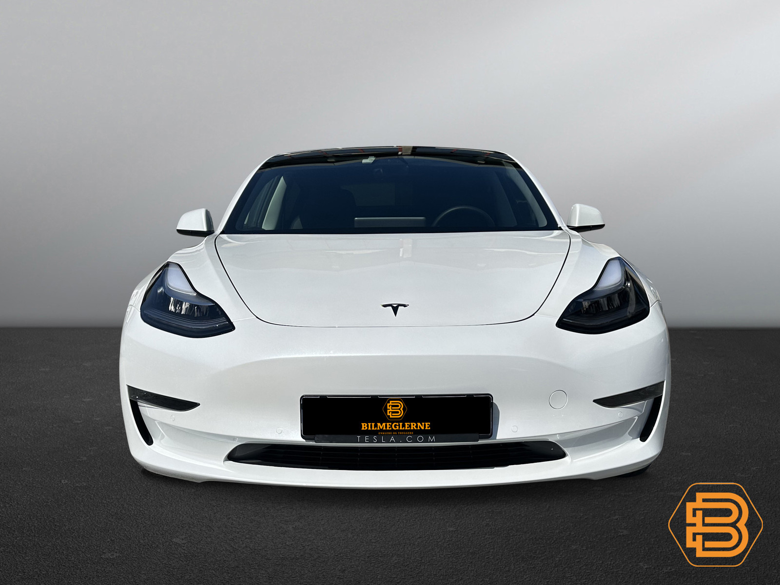Tesla Model 3  image2