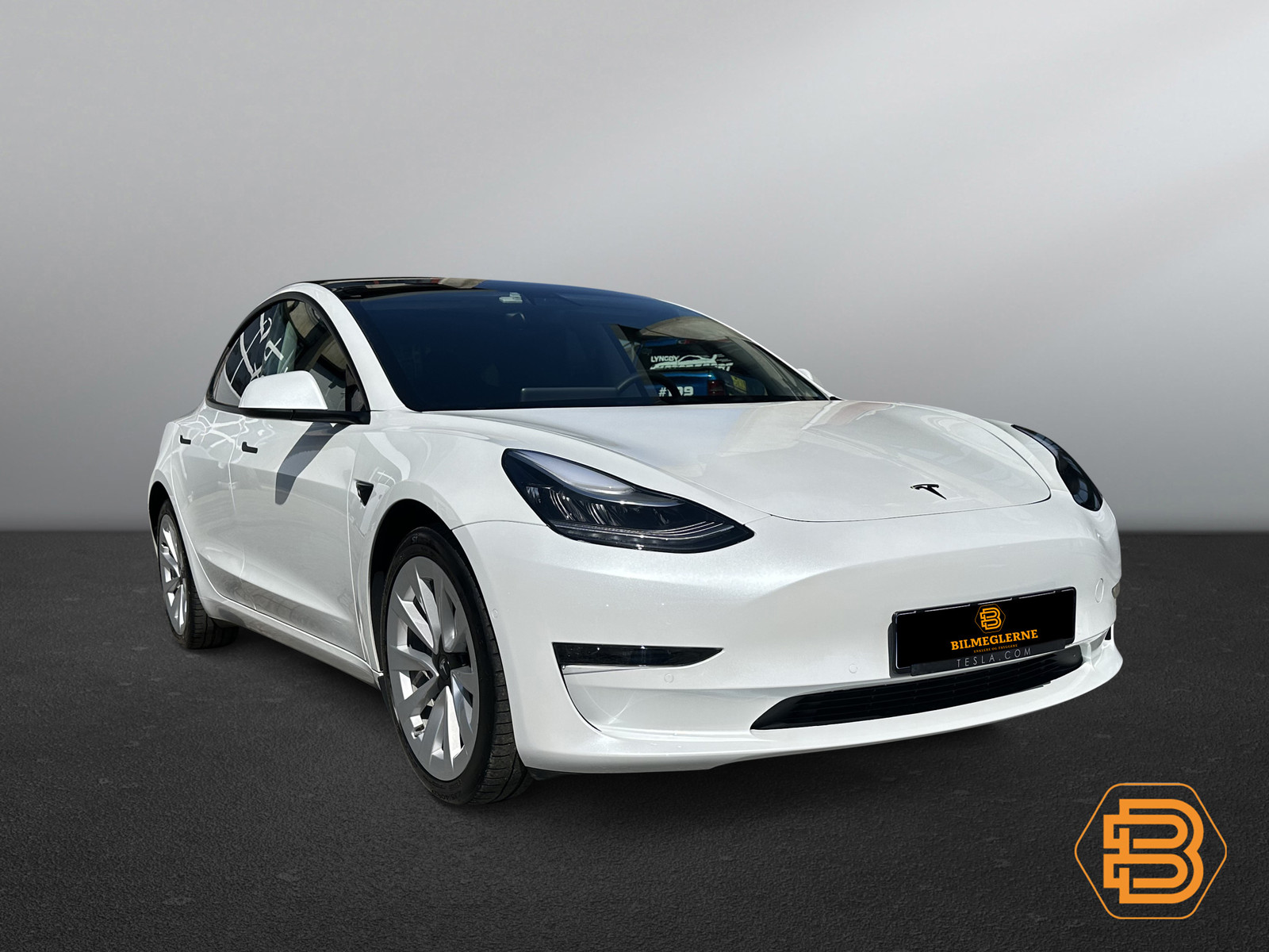 Tesla Model 3  image3