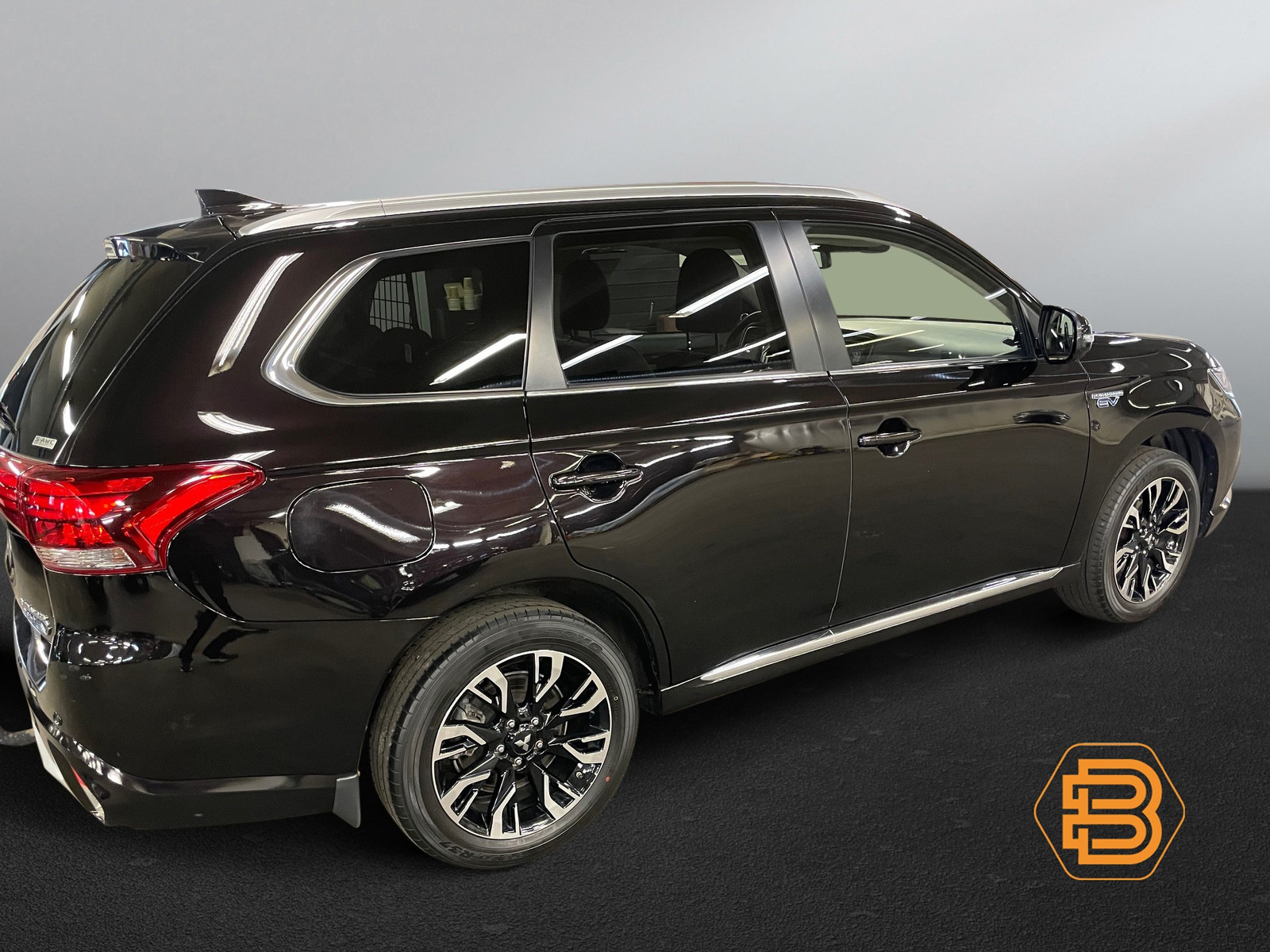Mitsubishi Outlander  image4
