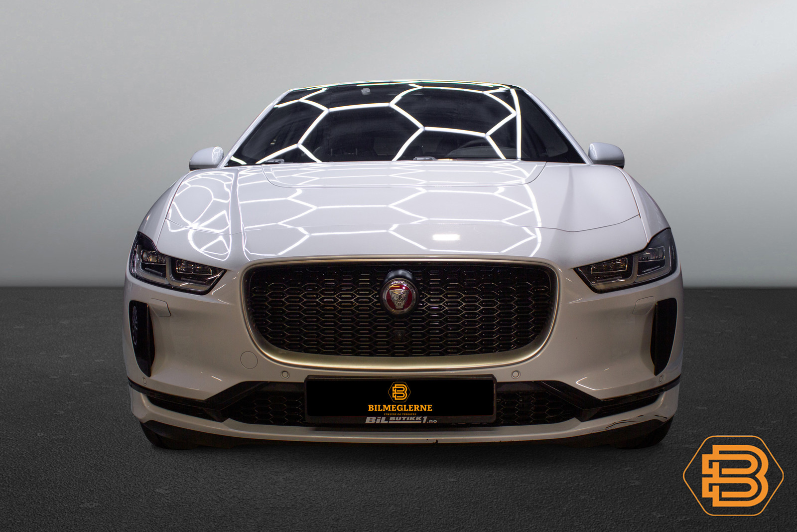Jaguar I-Pace HSE  image4