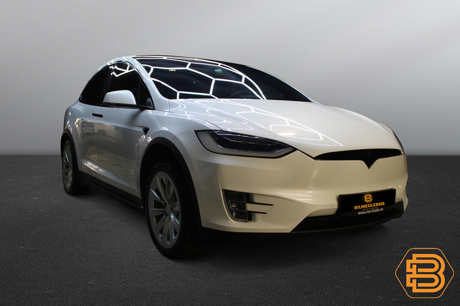 Tesla Model X  image4