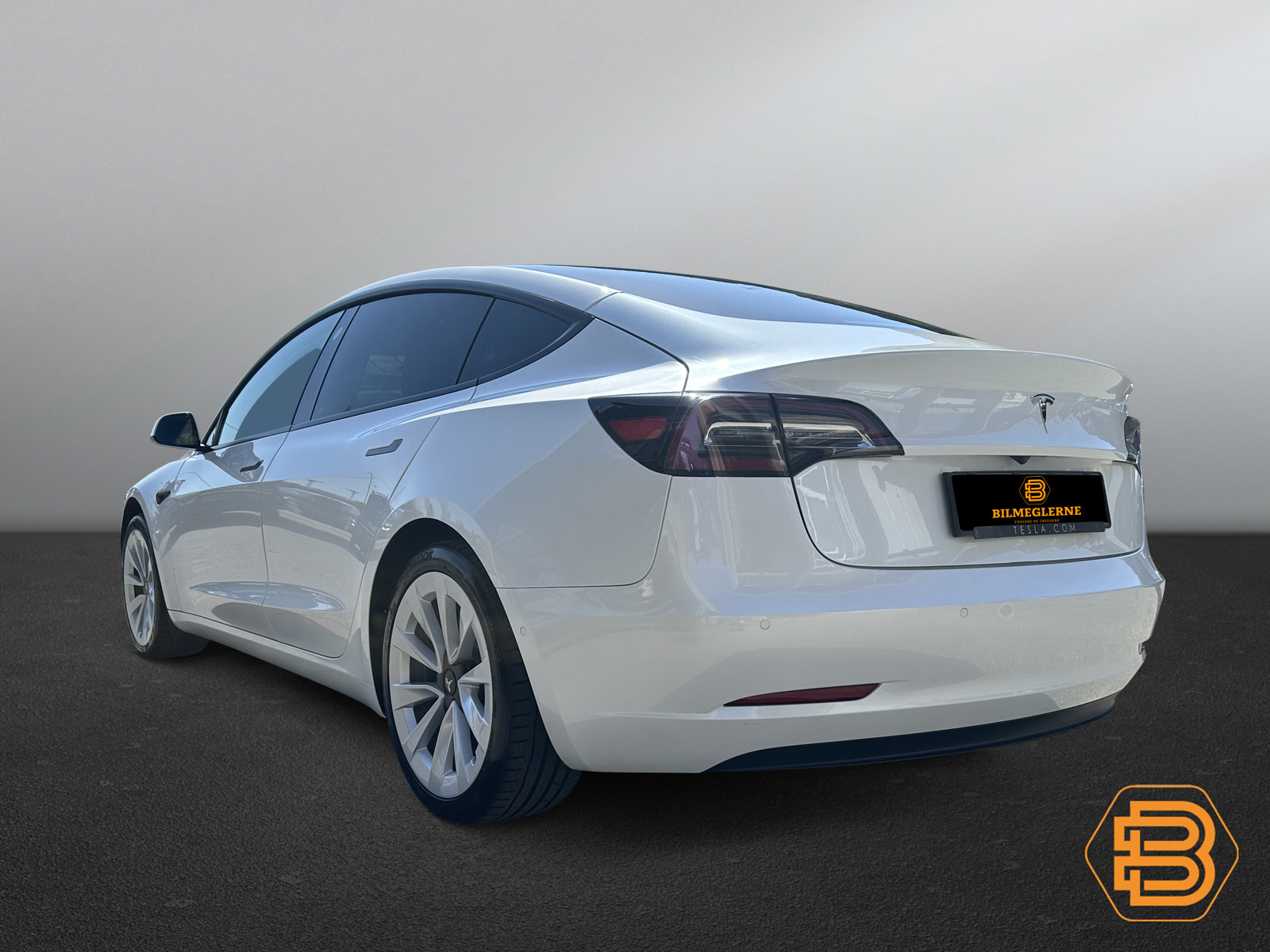 Tesla Model 3   image6