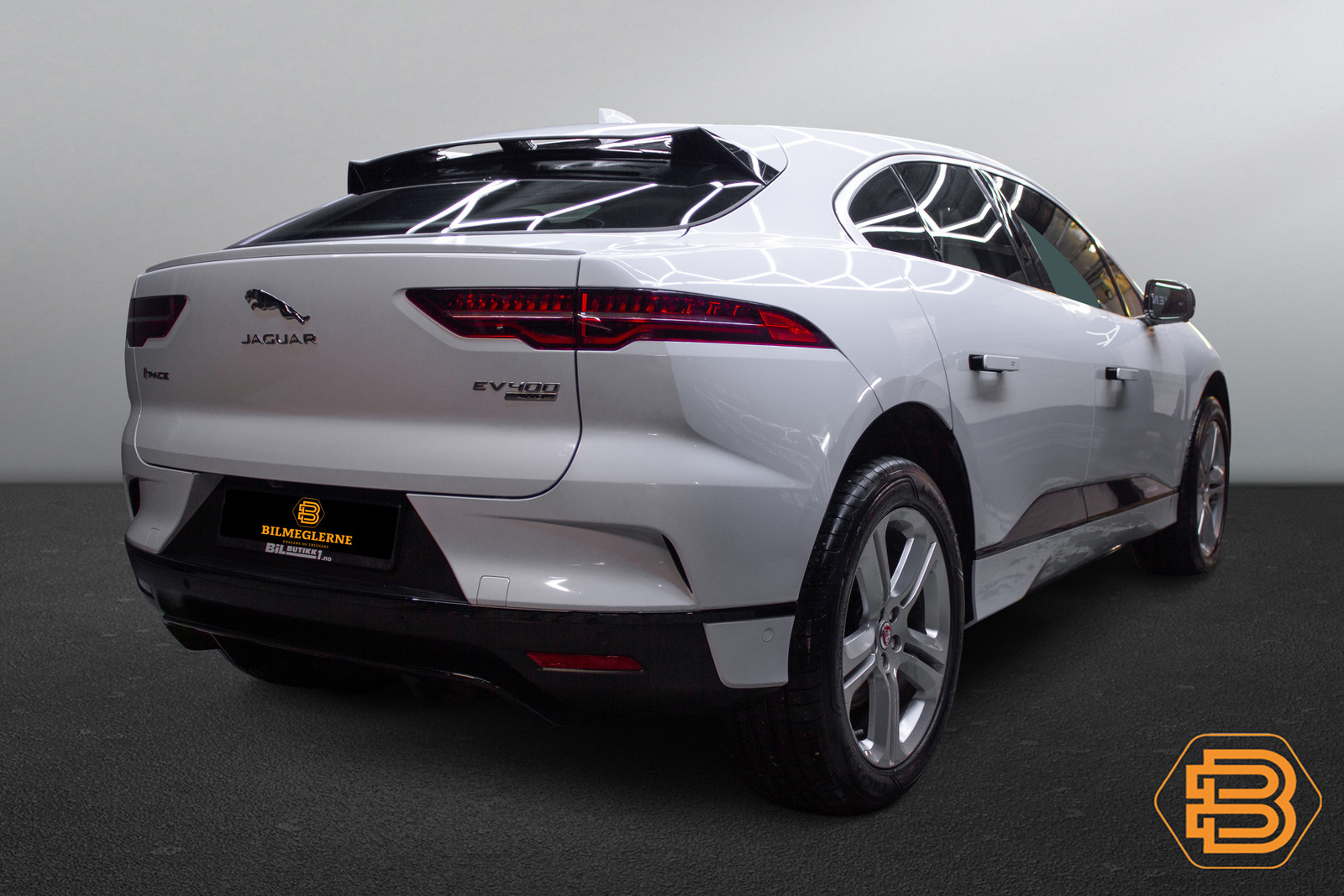 Jaguar I-Pace HSE   image8
