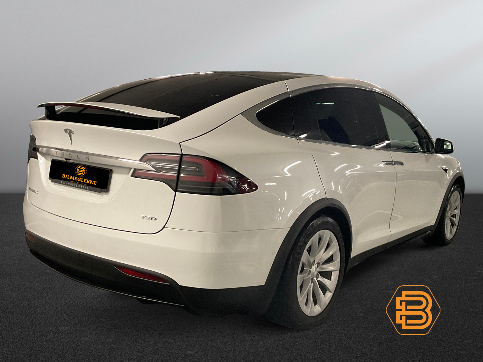 Tesla Model X   image8