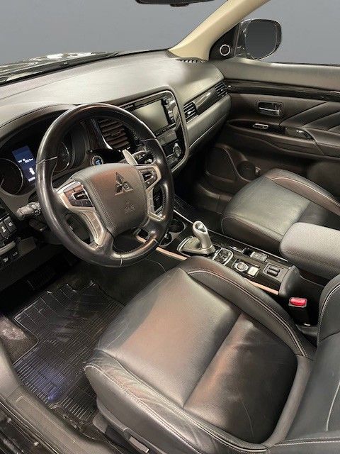 Mitsubishi Outlander   image9