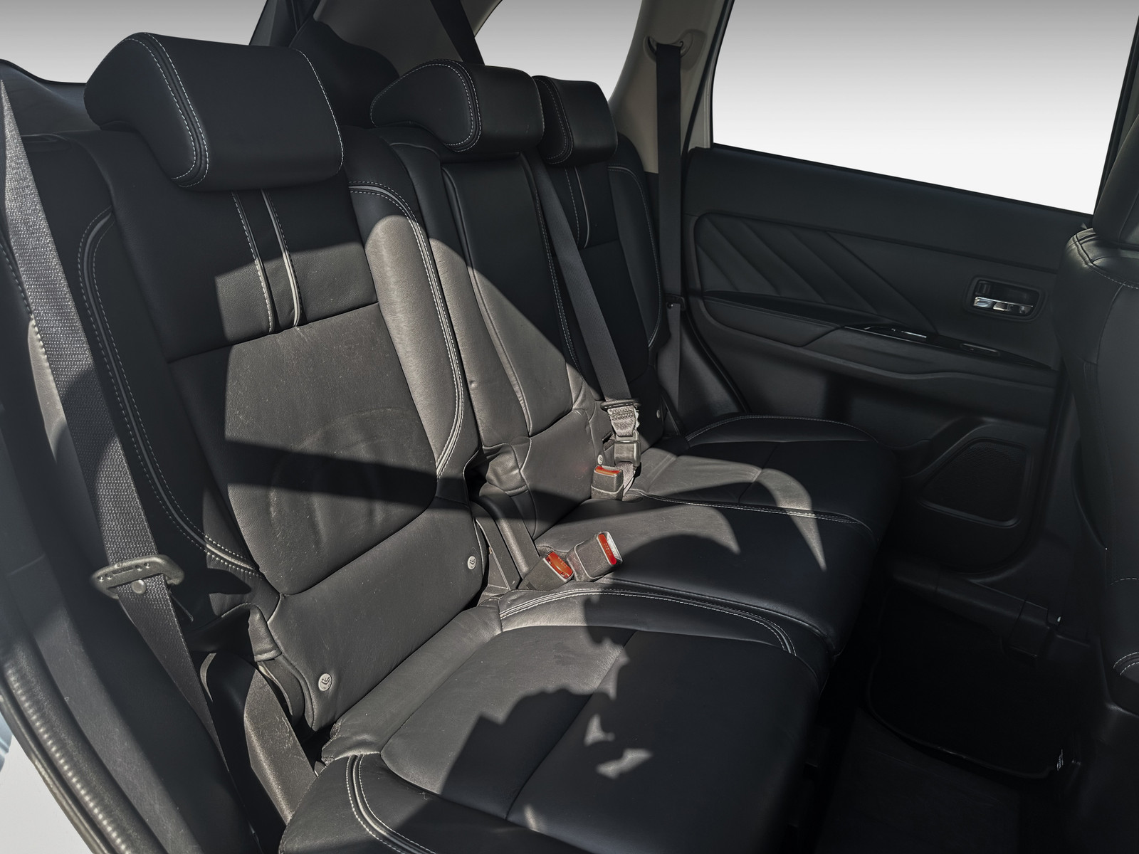 Mitsubishi Outlander   image10