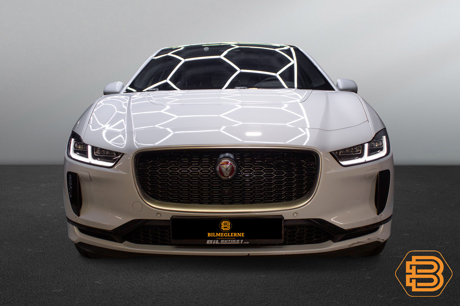 Jaguar I-Pace HSE   image10