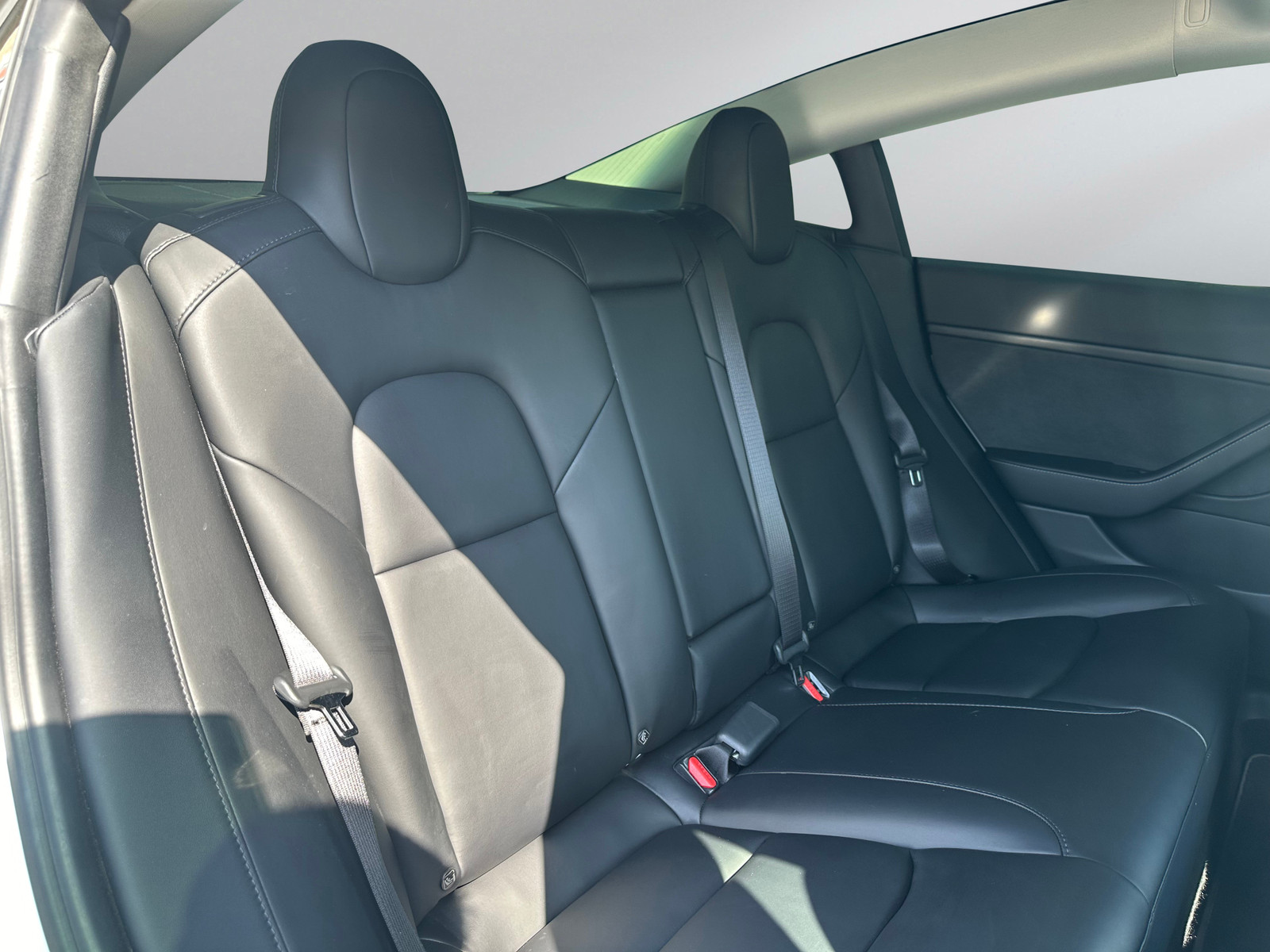 Tesla Model 3   image10