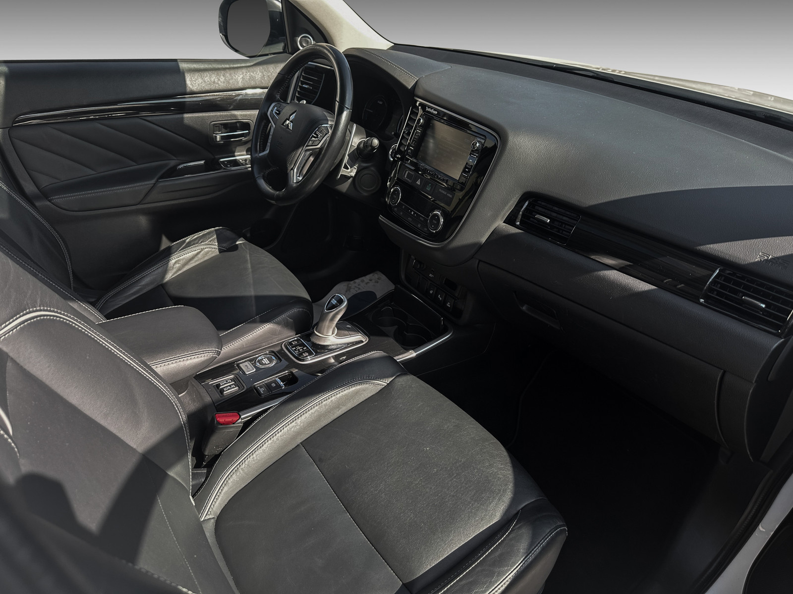 Mitsubishi Outlander   image11