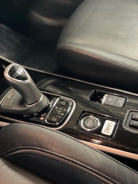 Mitsubishi Outlander   image12