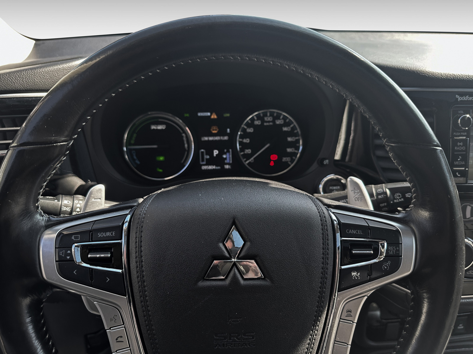 Mitsubishi Outlander   image13