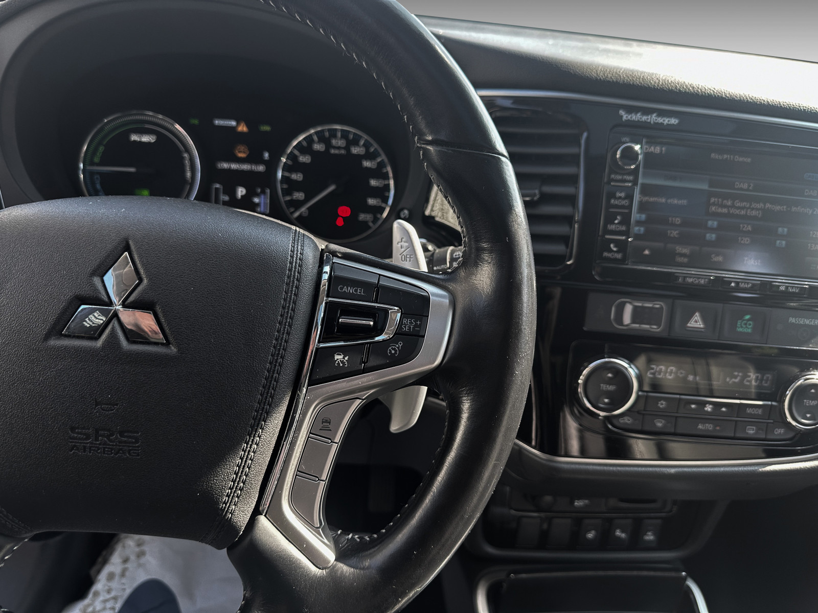Mitsubishi Outlander   image14