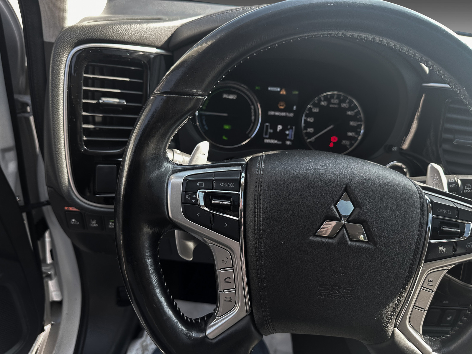 Mitsubishi Outlander   image15
