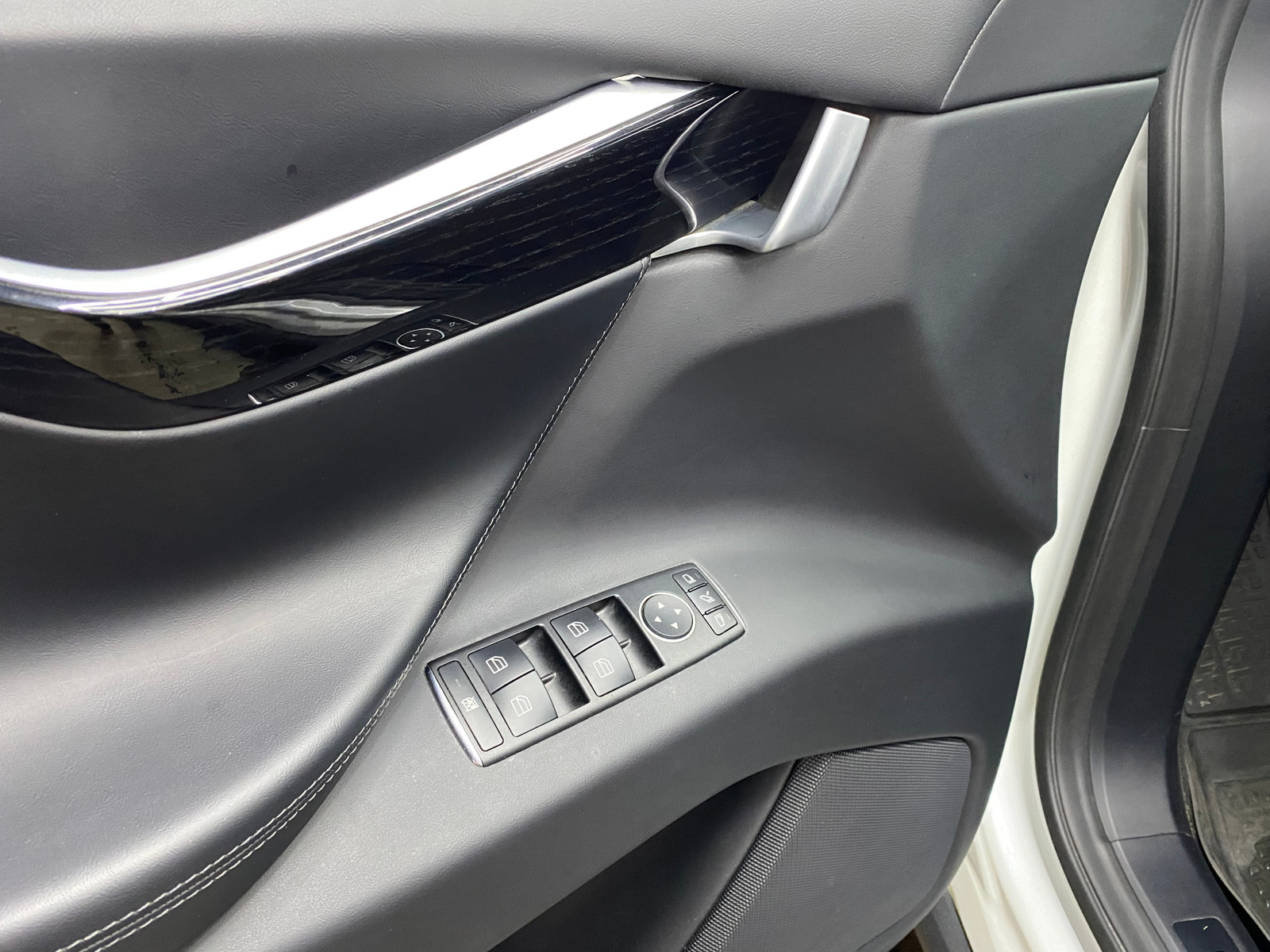 Tesla Model X   image15