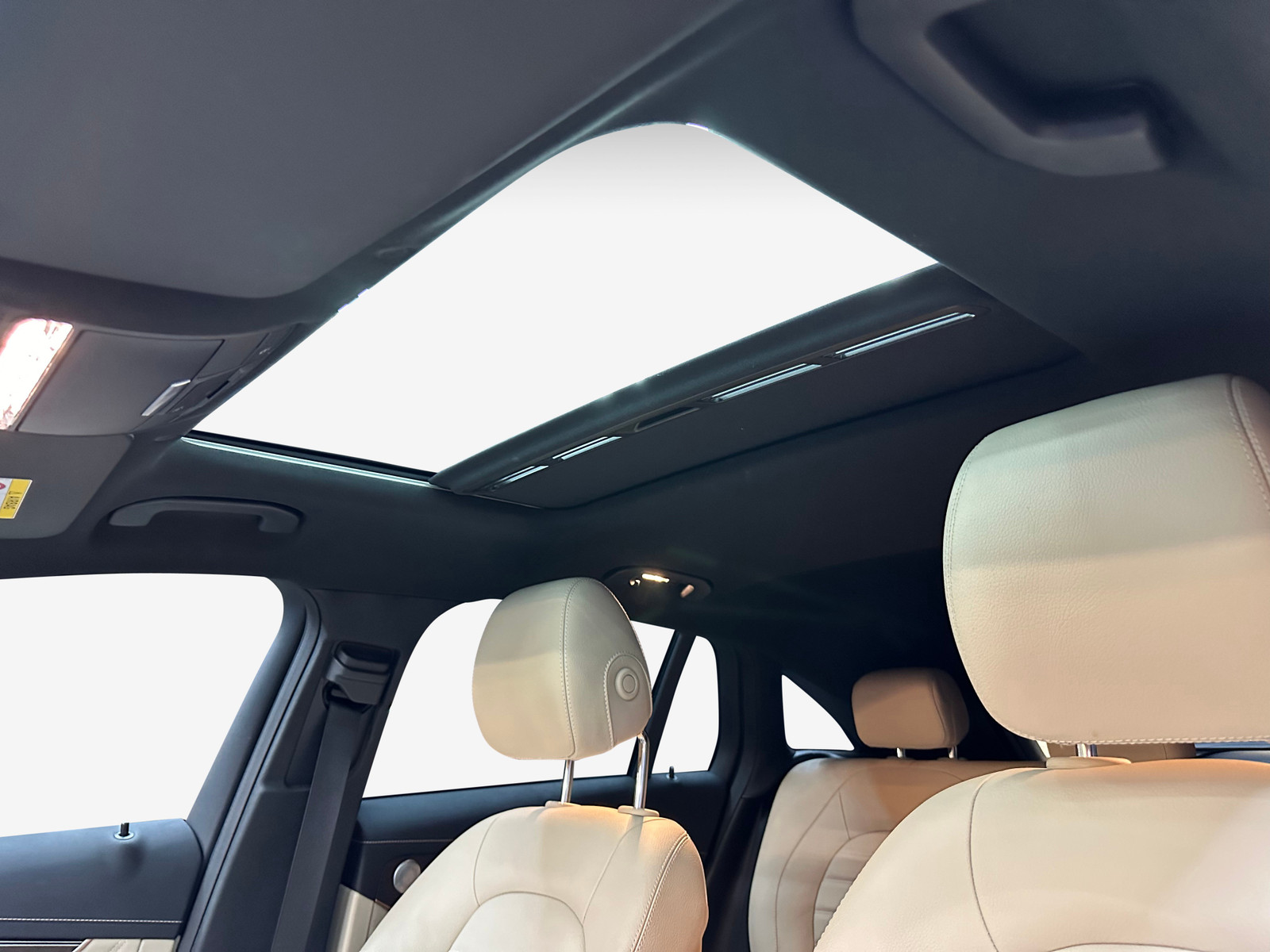 Mercedes-Benz EQC   image16