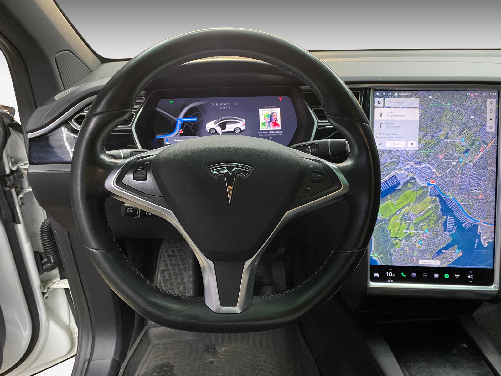 Tesla Model X   image18