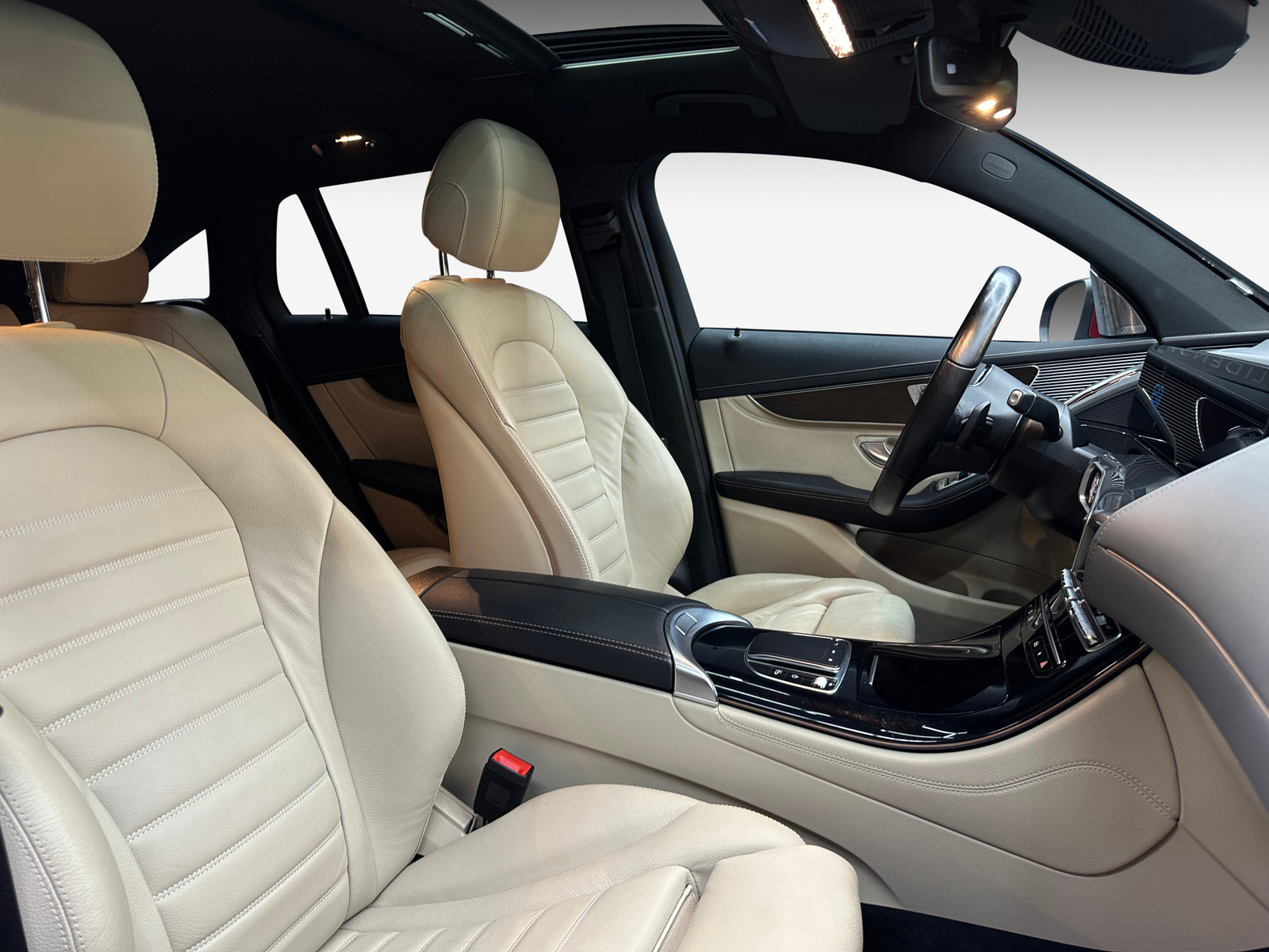 Mercedes-Benz EQC   image18
