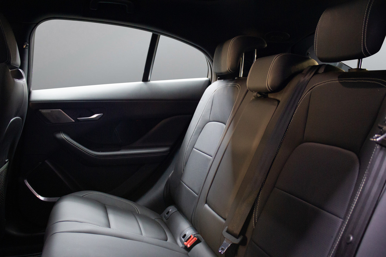 Jaguar I-Pace HSE   image19