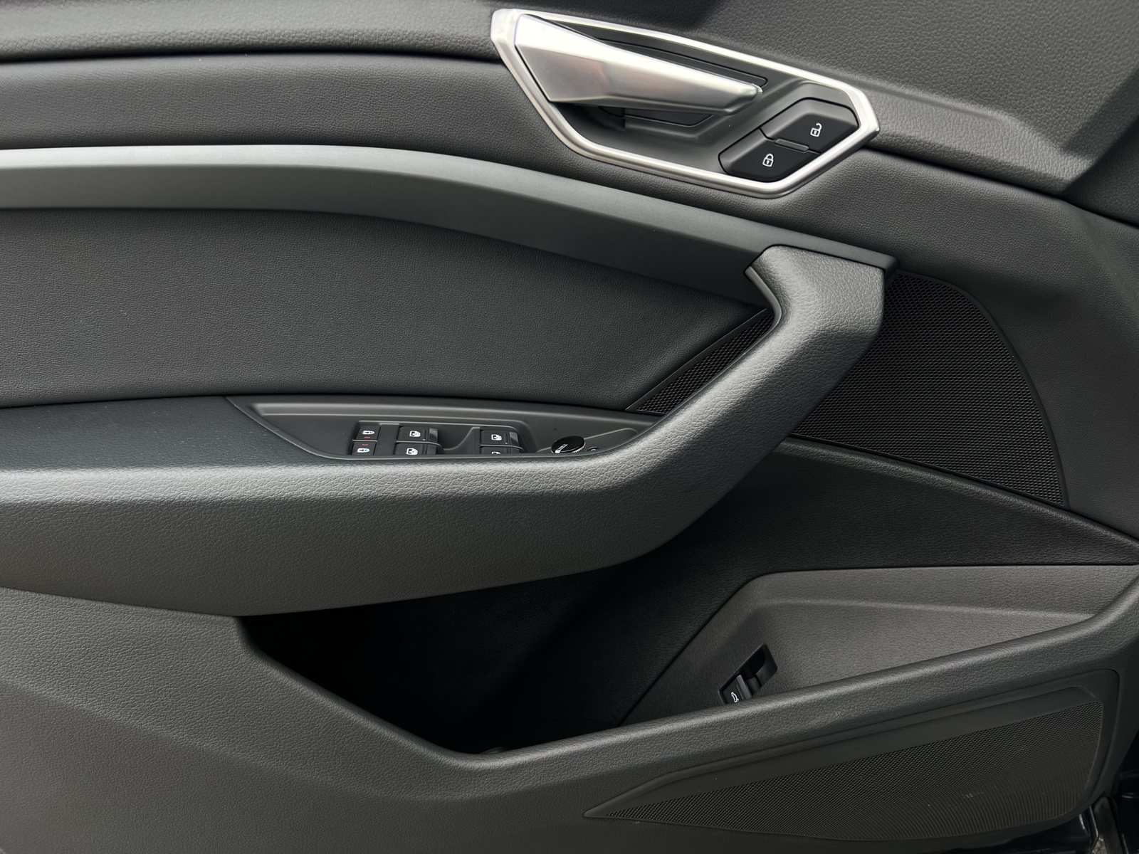 Audi E-tron   image21
