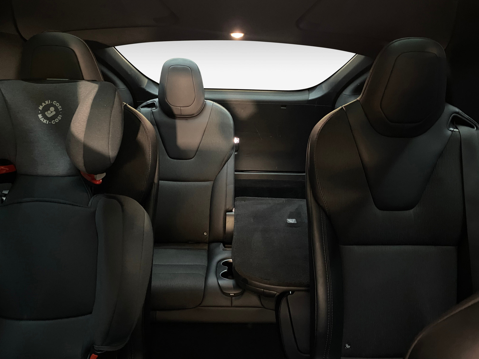 Tesla Model X   image24