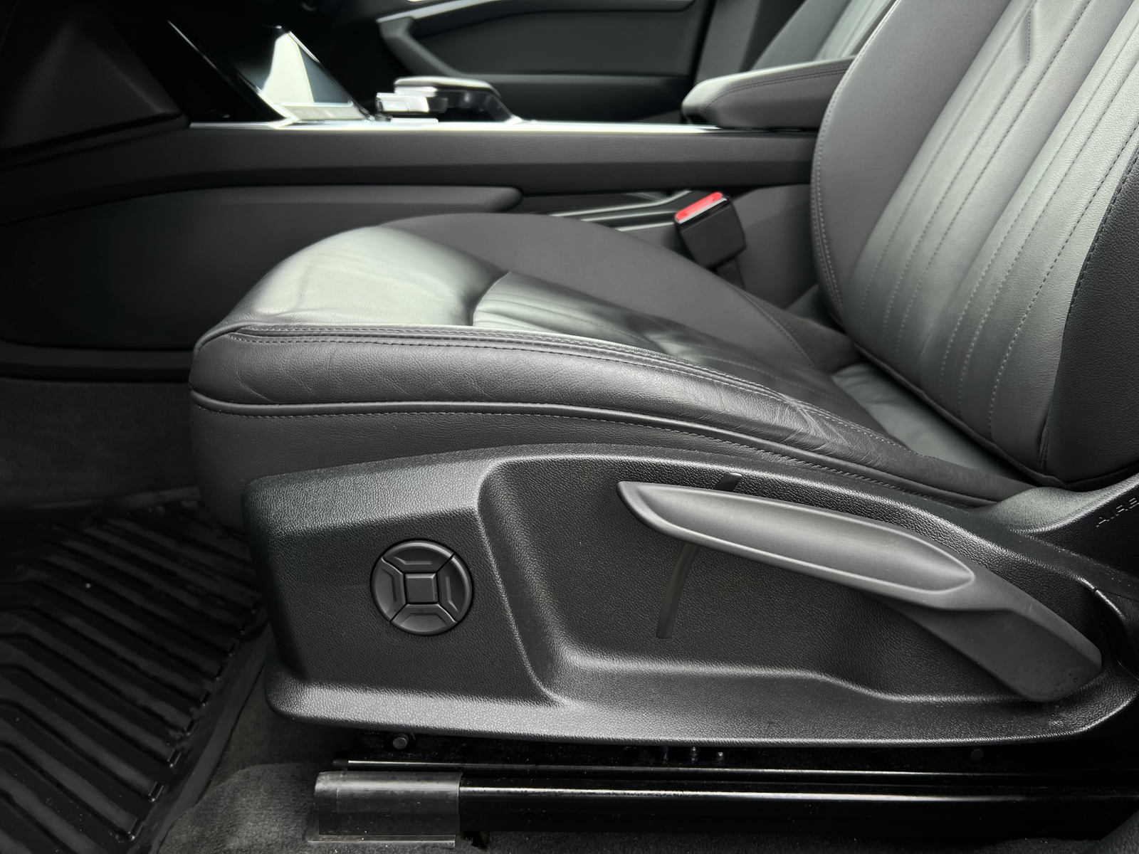 Audi E-tron   image25
