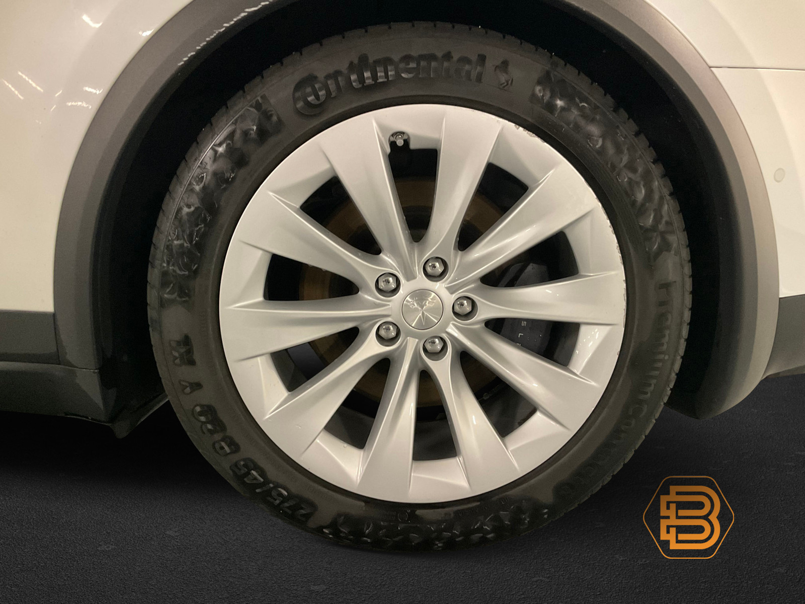 Tesla Model X   image25