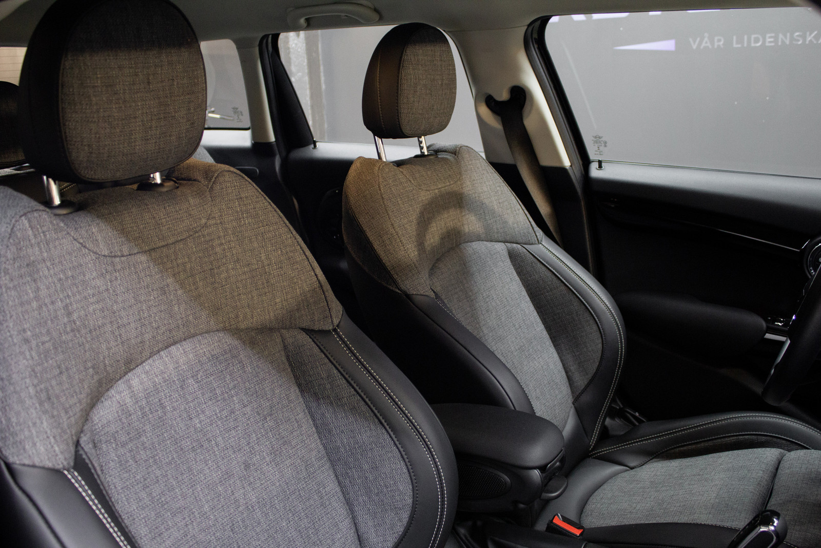 Mini Cooper   image26