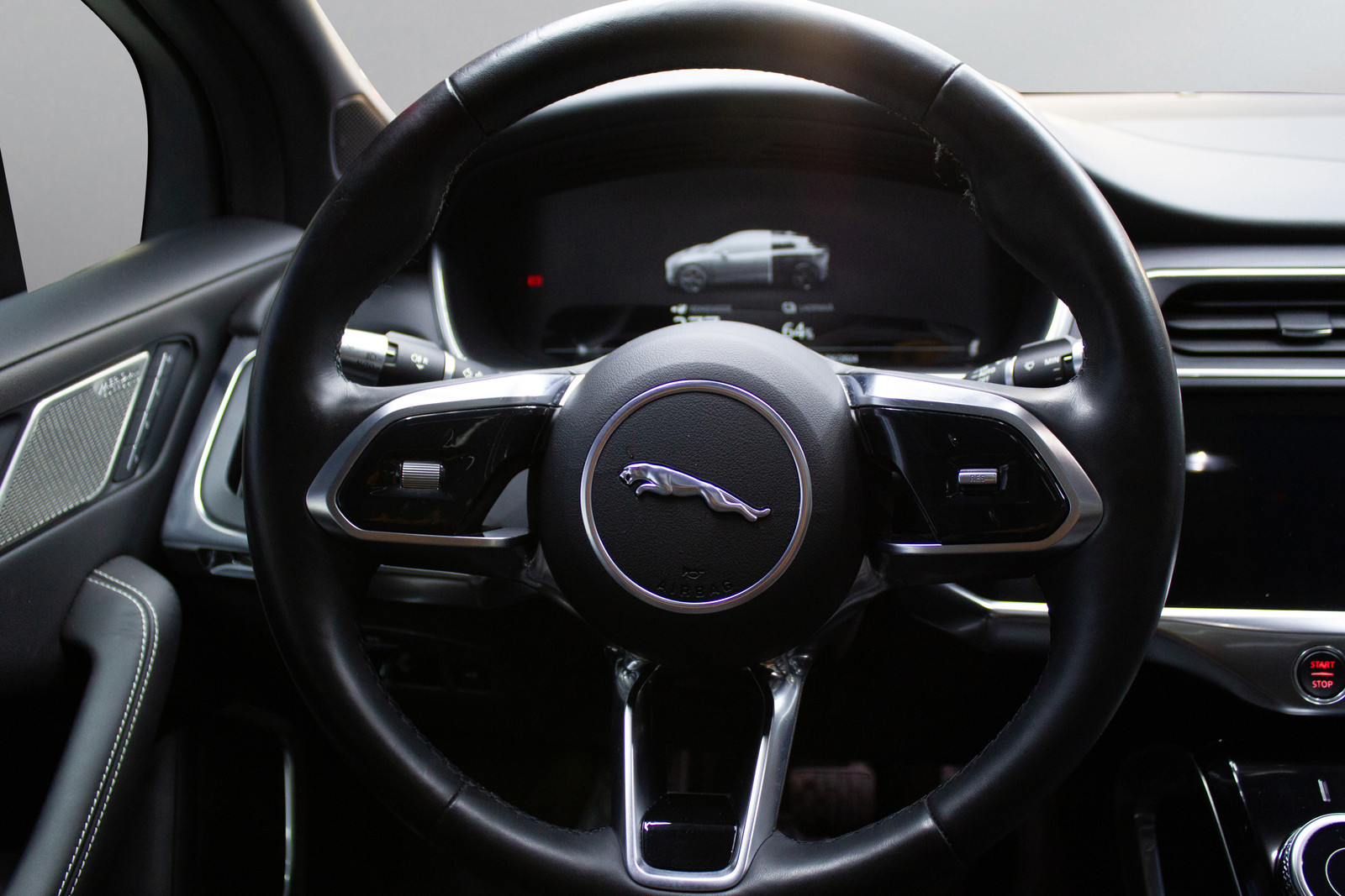 Jaguar I-Pace HSE   image28