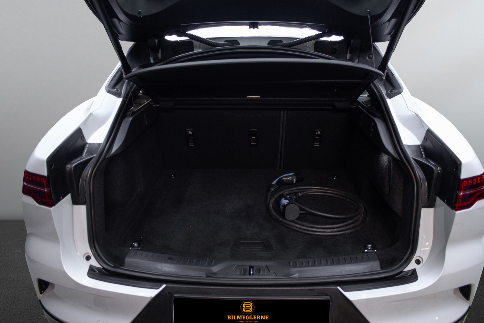 Jaguar I-Pace HSE   image37