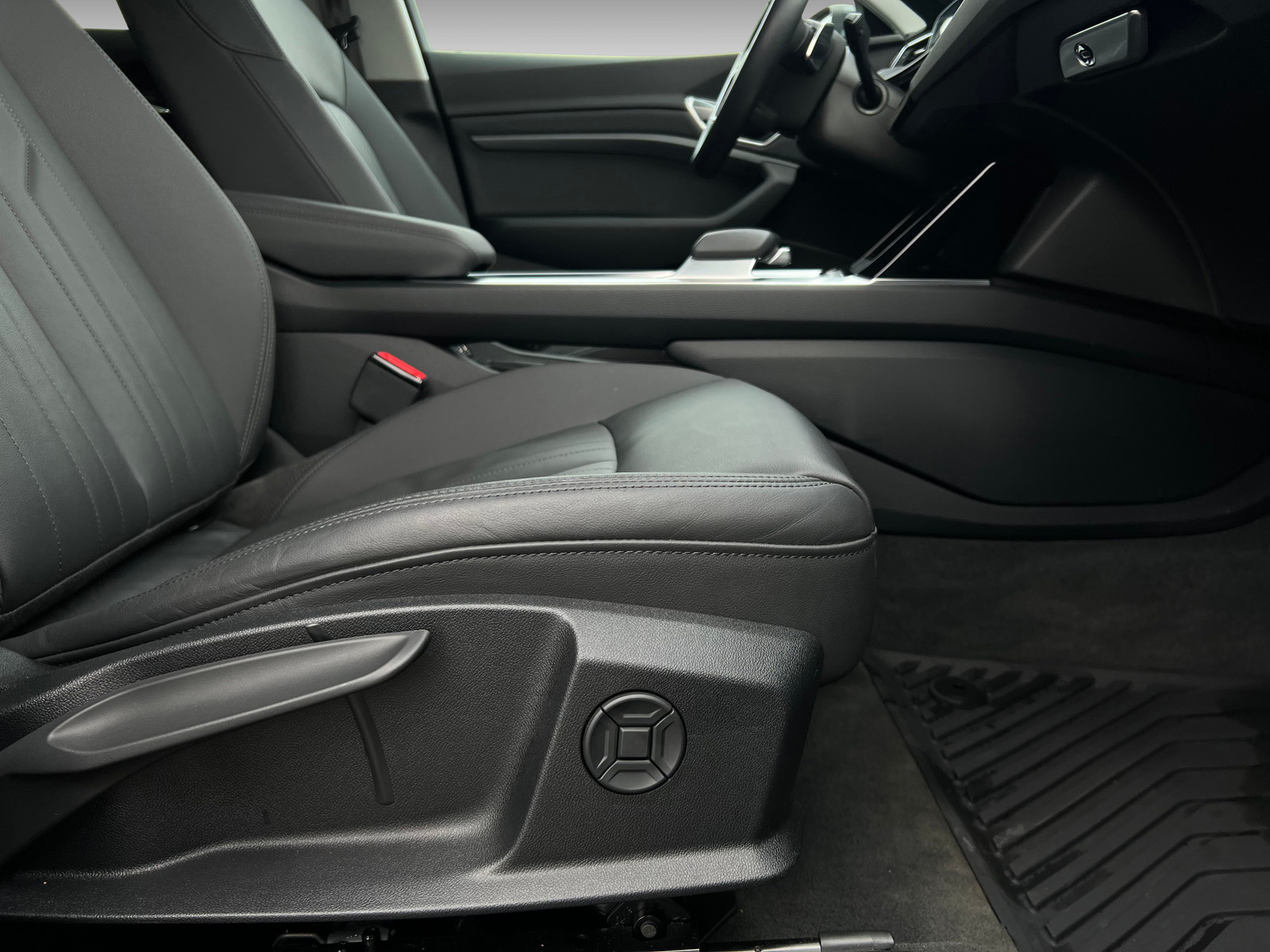 Audi E-tron   image42