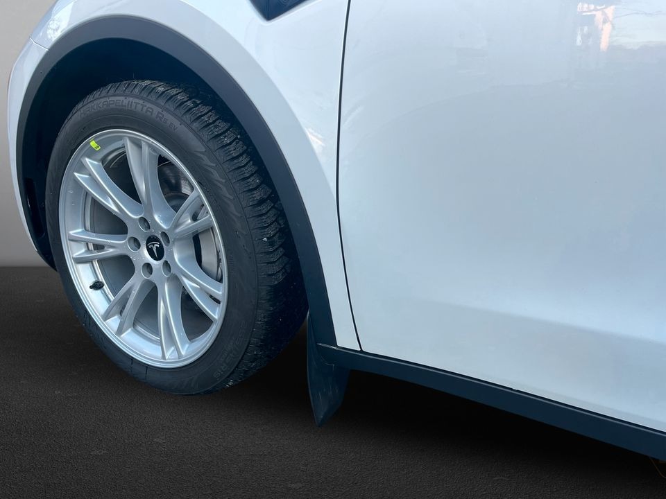 Tesla Model Y   image10