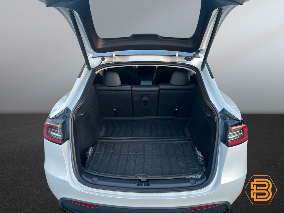 Tesla Model Y   image12