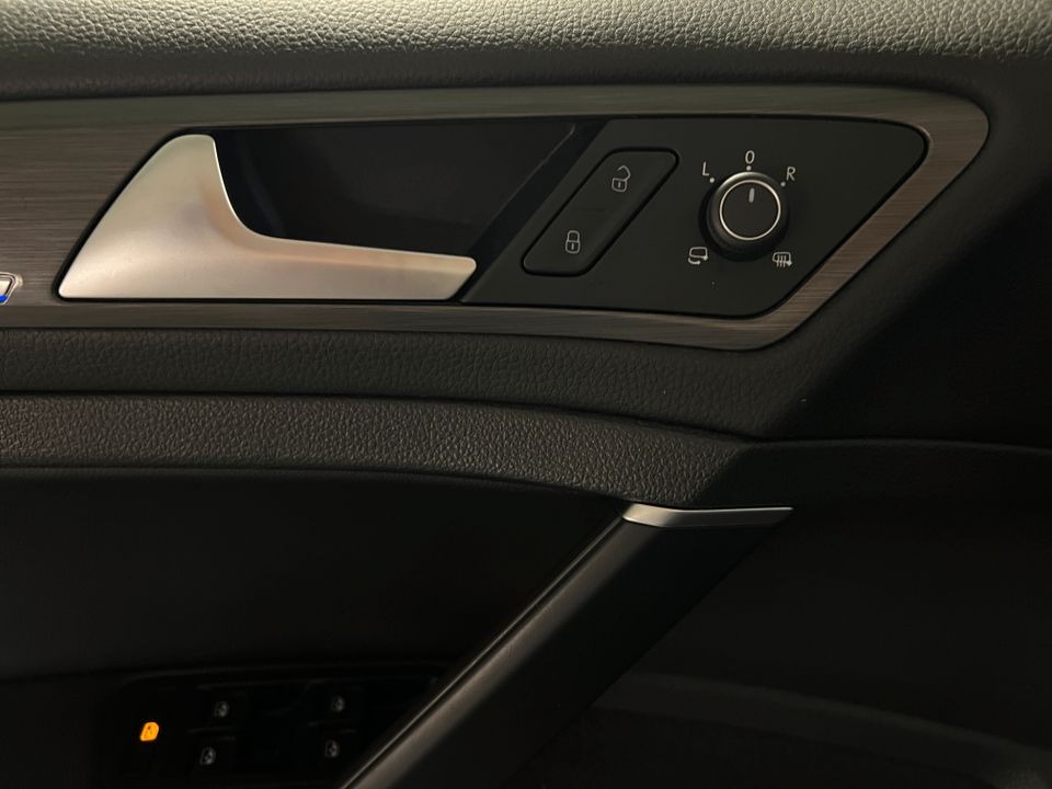 Volkswagen Golf   image12