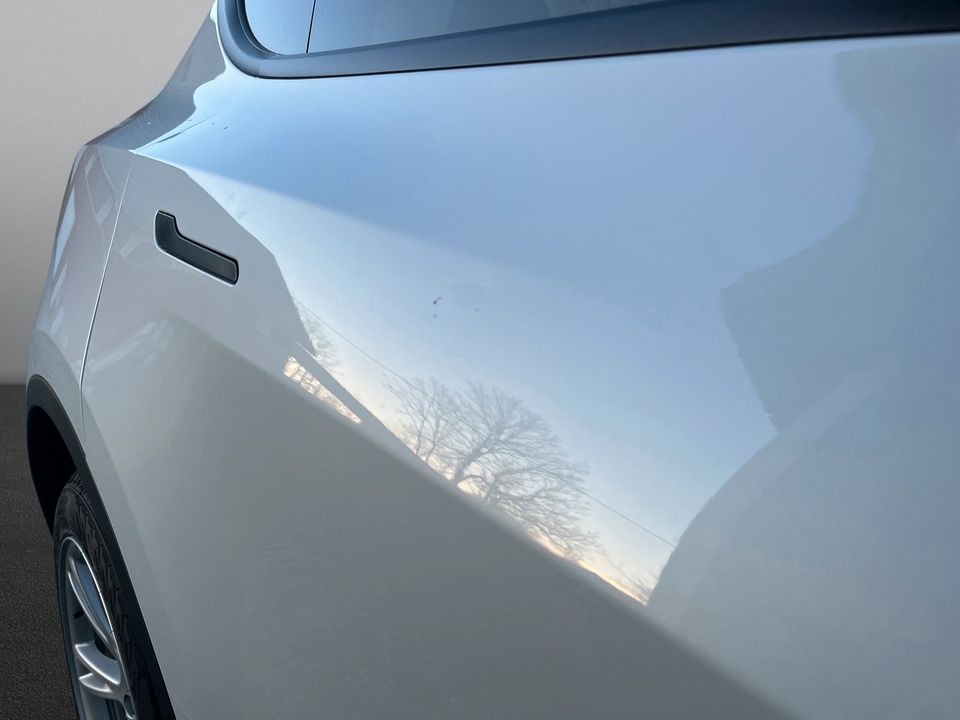 Tesla Model Y   image13