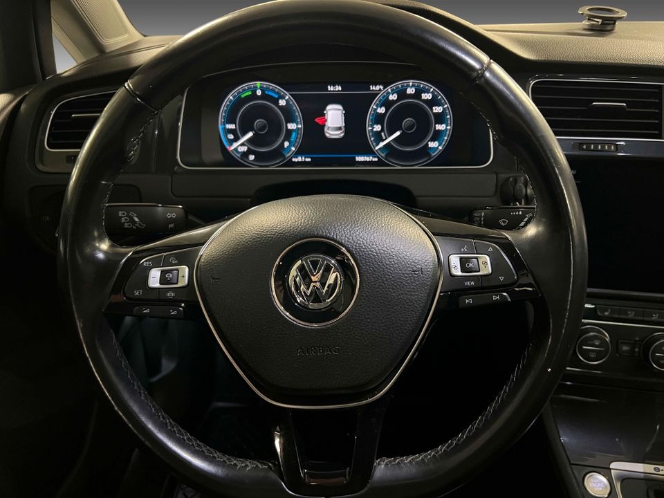 Volkswagen Golf   image18