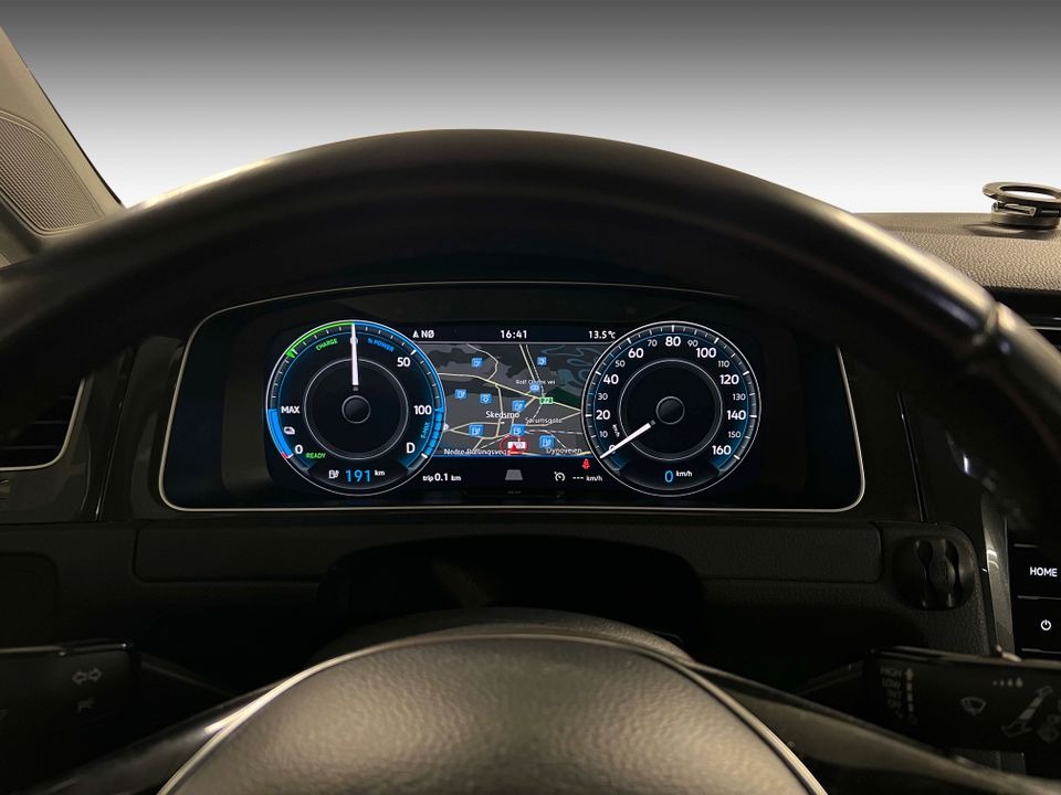 Volkswagen Golf   image20