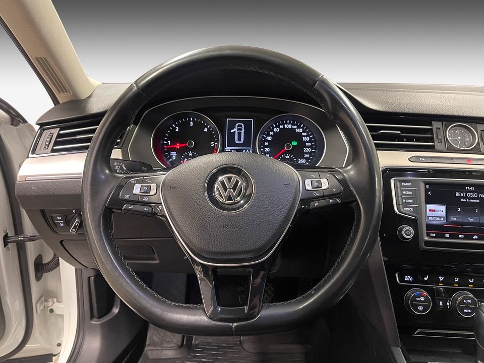 Volkswagen Passat 1,6   image22