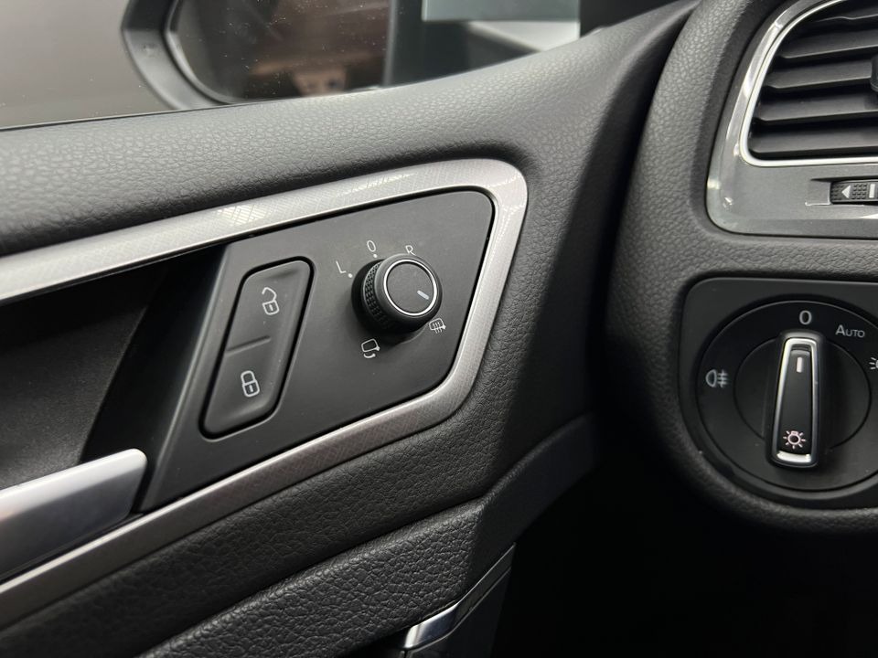 Volkswagen E-golf   image23