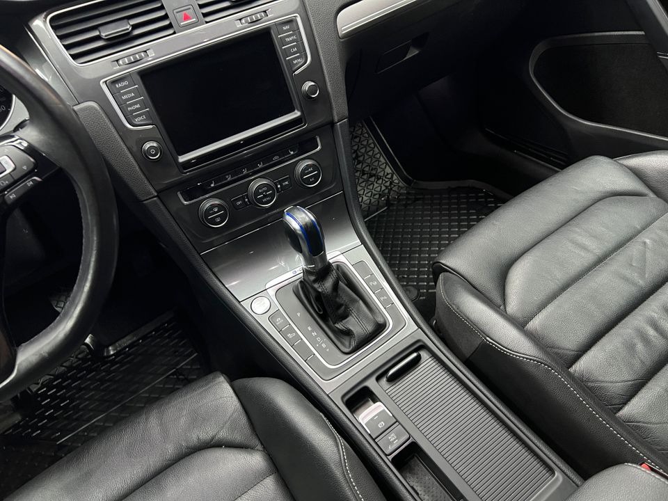 Volkswagen E-golf   image31