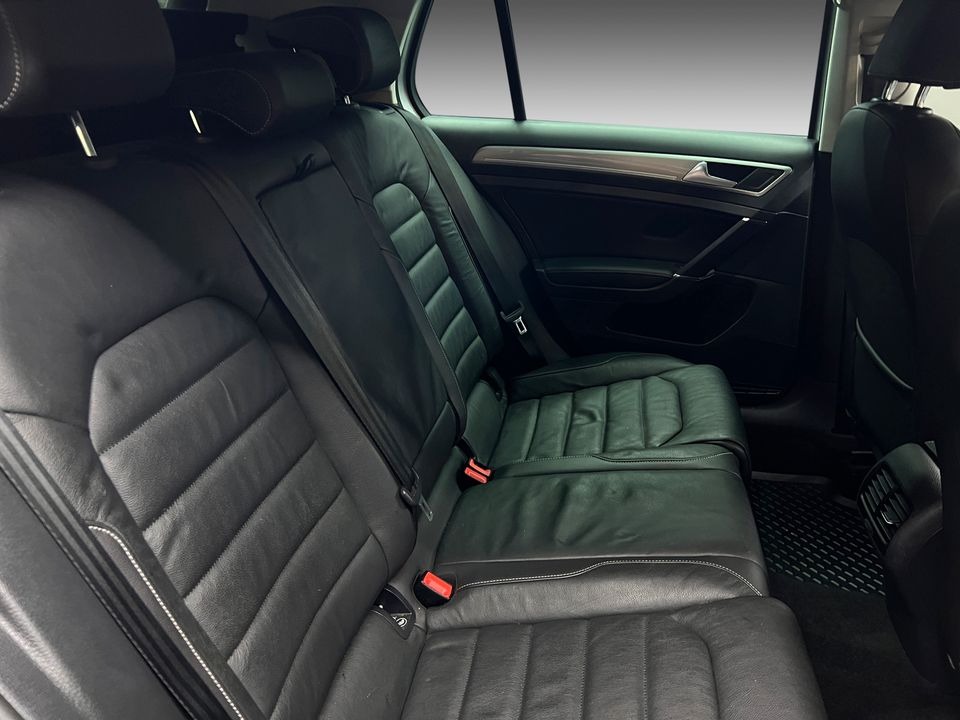 Volkswagen E-golf   image34