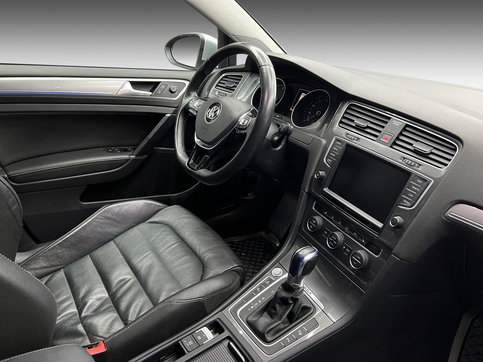 Volkswagen E-golf   image36