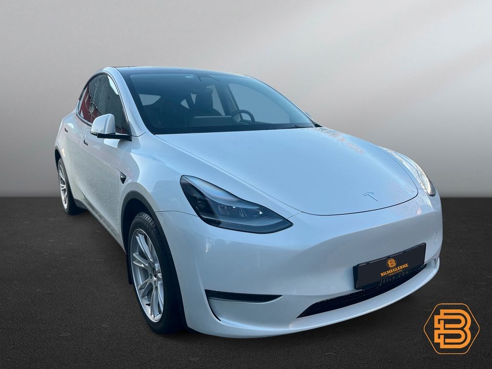 Tesla Model Y  image3