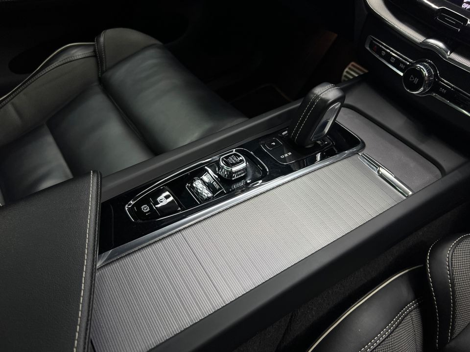 Volvo XC60   image33